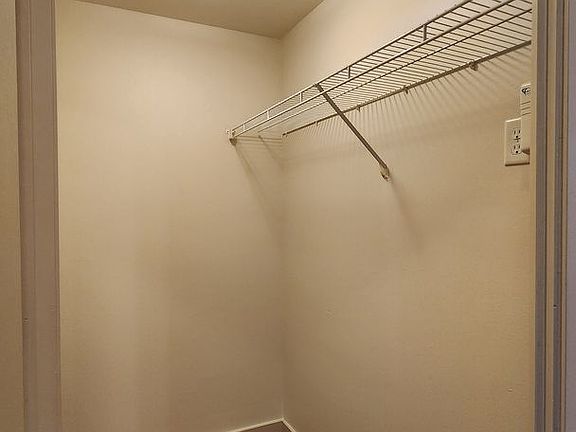5th image of 712 W Spruce St APT 404