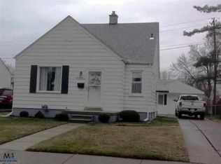 21821 Alger St, Saint Clair Shores, MI 48080