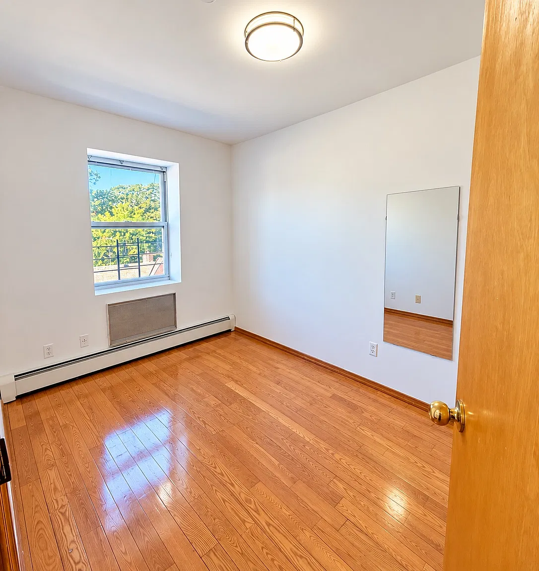2 bed, 900 sqft, $2,500 — Photo 4