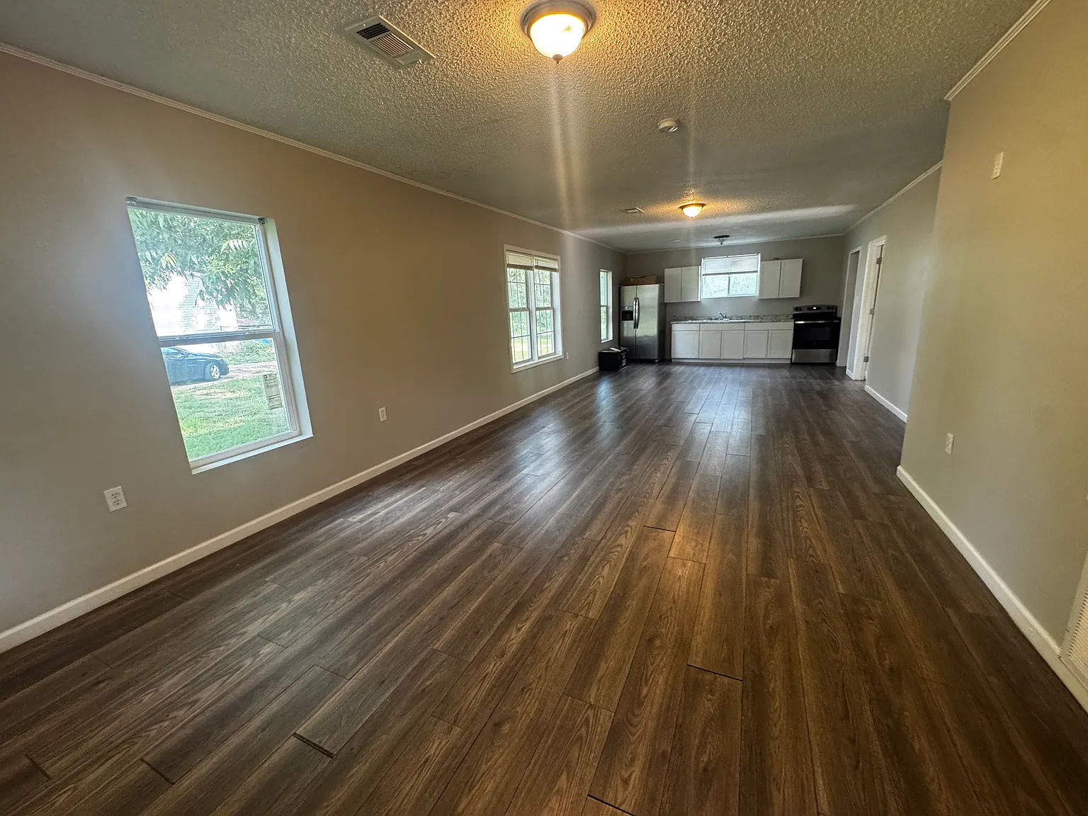 3 bed, 1300 sqft, $1,300 — Photo 1