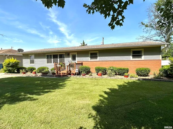 634 Sara Dr, Centralia, IL 62801