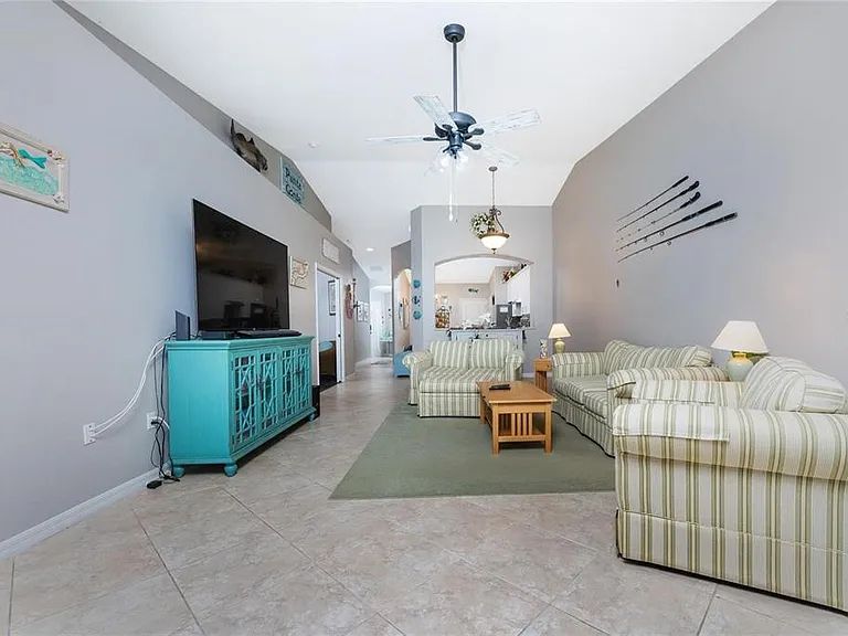 319 Monaco Dr #8 — Photo 10