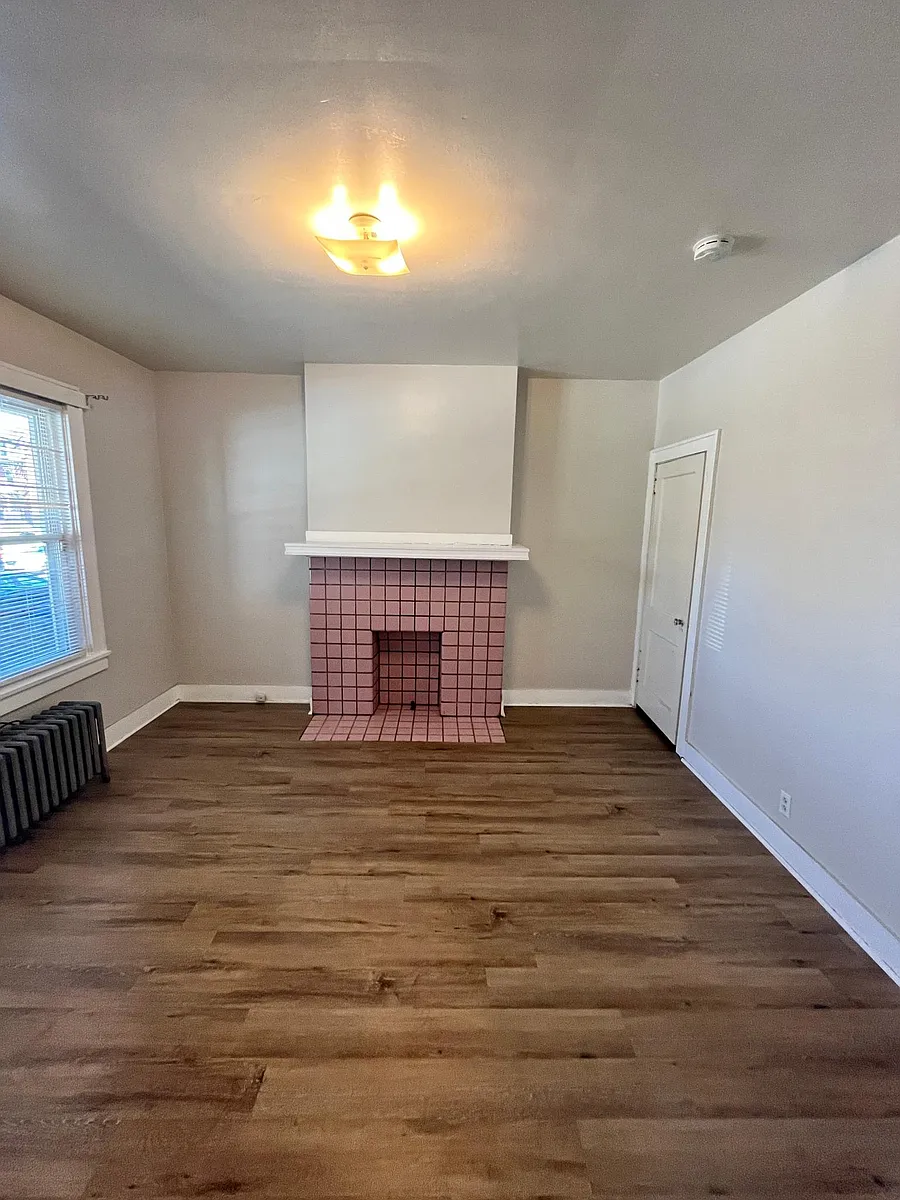 Building Photo - 2116 Bedford Ave #1