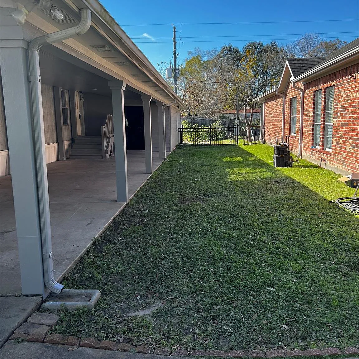 4 bed, 2.0 bath, 1824 sqft, $1,500 — Photo 2