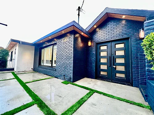 21360 Avenue San Luis Photo 1