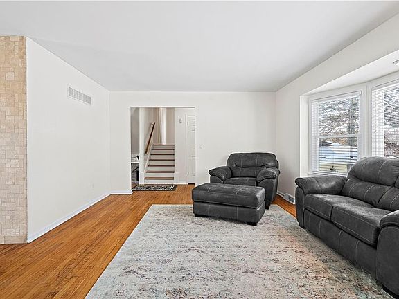 4th image of 6909 Englewood Ave