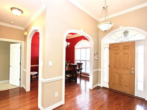 3rd image of 304 Morgan Trace Ln