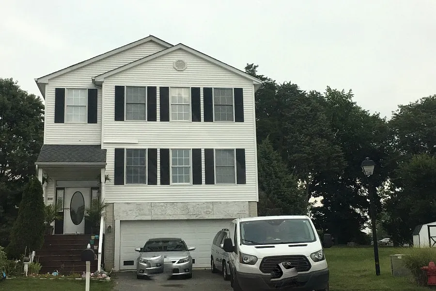 300 Mallard Dr photo 1