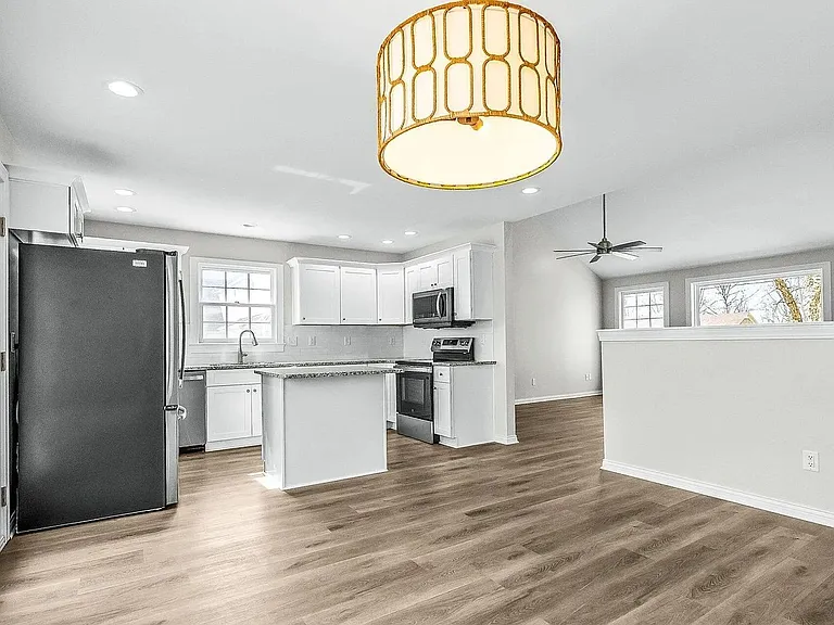 400 Newman Way — Photo 10