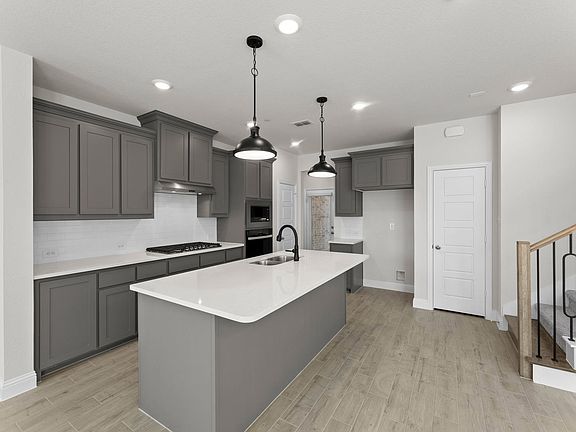 5th image of 3009 Tall Pine Ln