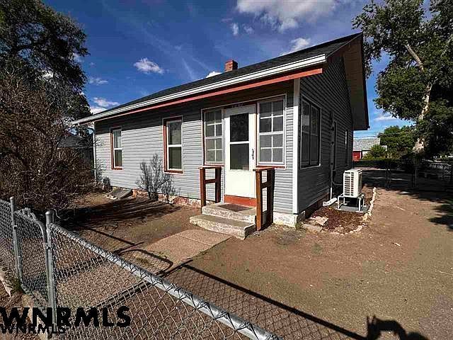 1st image of 1901 10th Ave