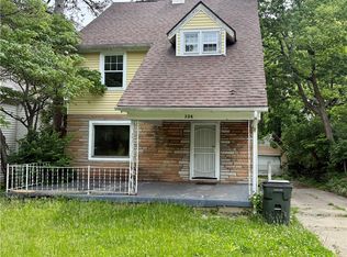 226 Sandalwood Dr, Dayton, OH 45405