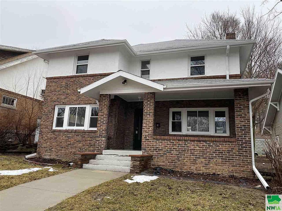 1st image of 2718 Virginia St