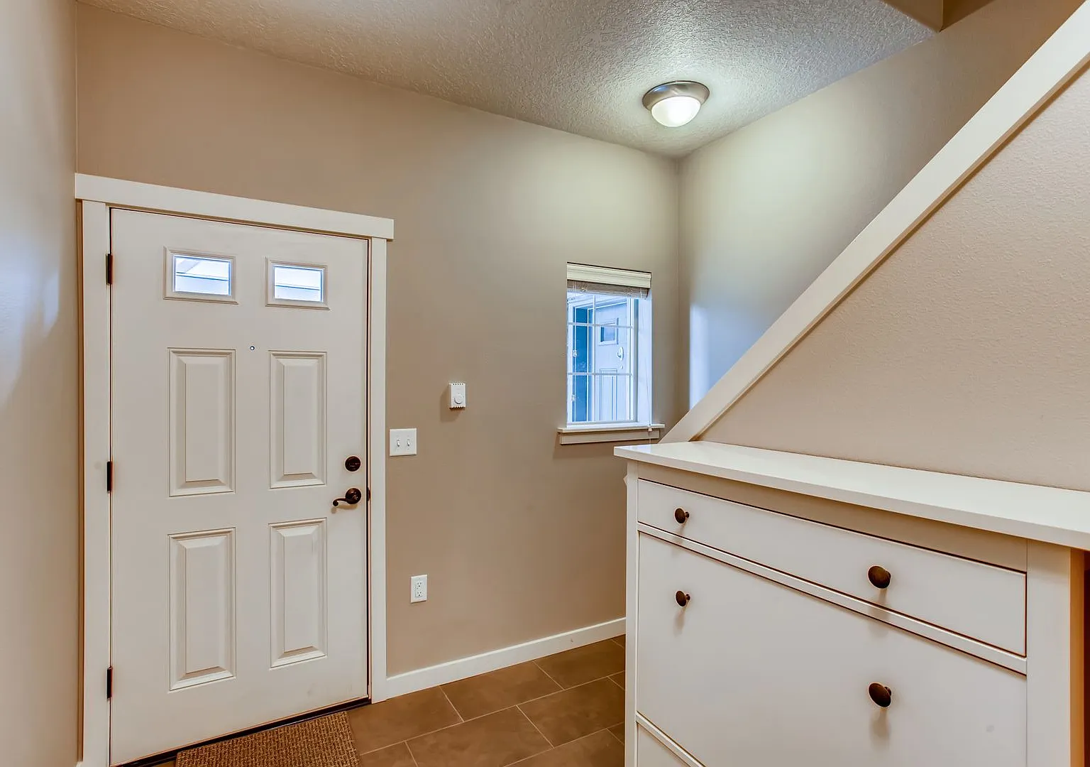 Modern Comfort Meets Effortless Hillsboro Living — Photo 3