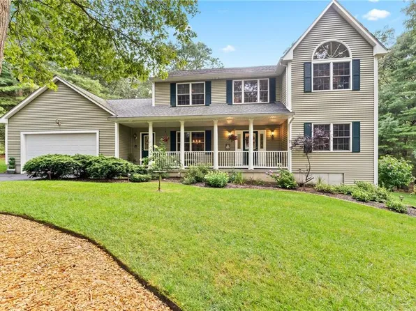 67 Moraine Ct, South Kingstown, RI 02879