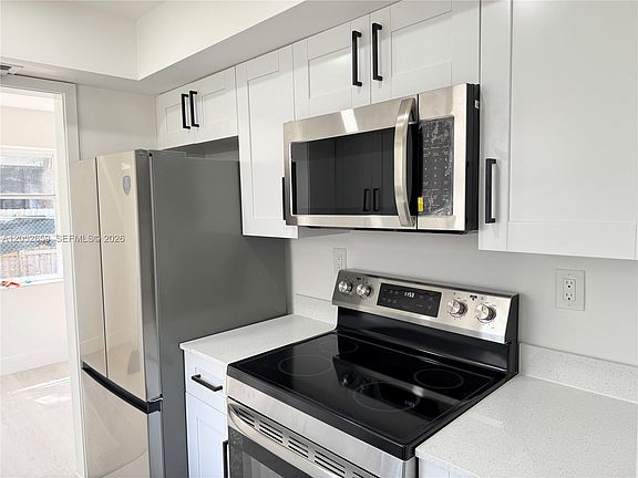 3rd image of 890 SW 28th St #1