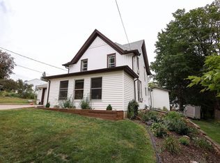 108 S Iowa St, Mineral Point, WI 53565