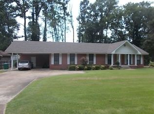 731 W Monroe St, Grenada, MS 38901