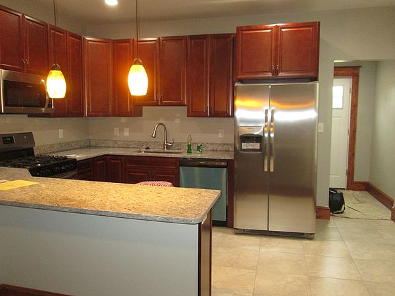 4th image of 408 W Wilson Blvd