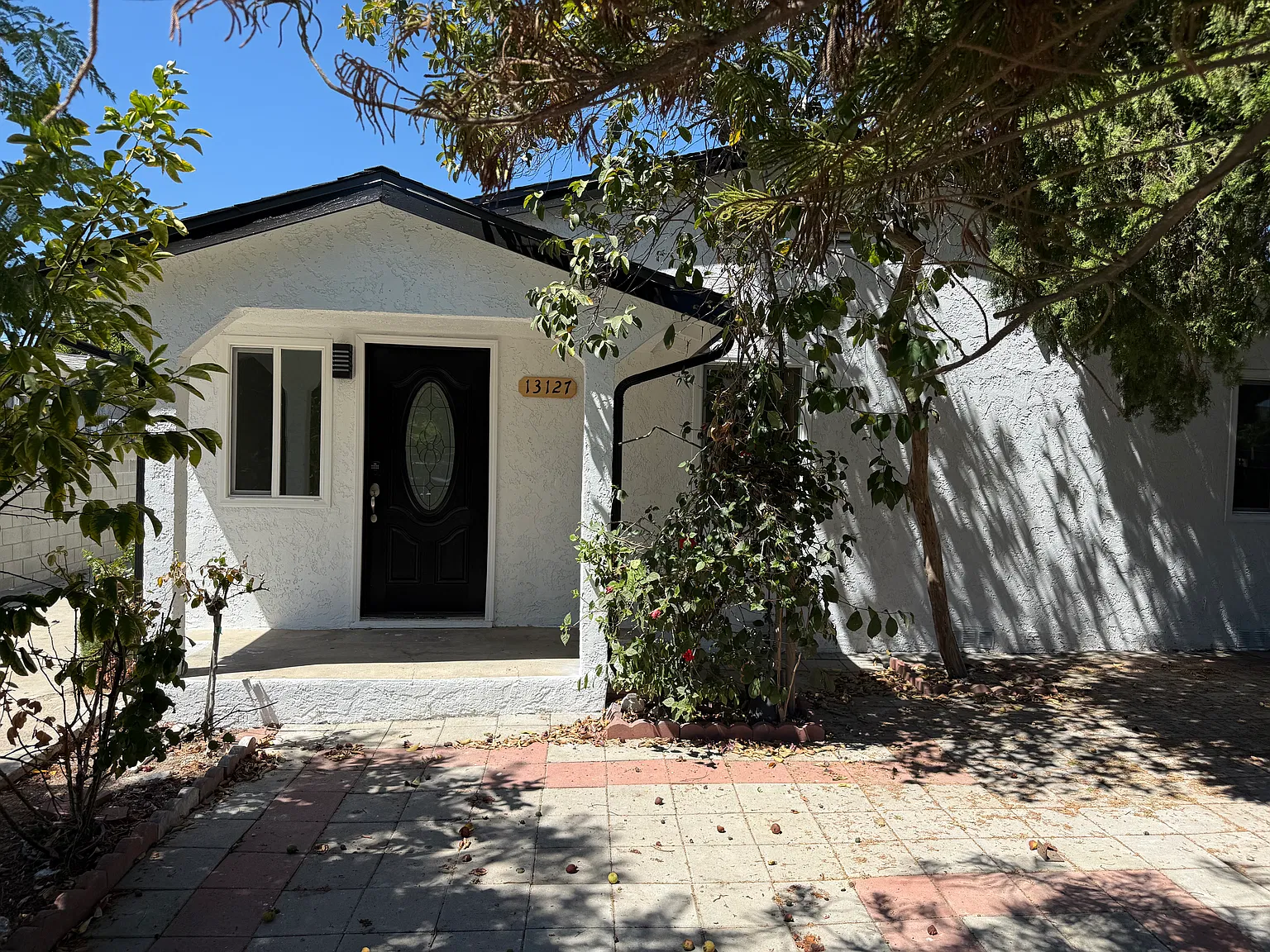 3 bed, $3,595 — Photo 2