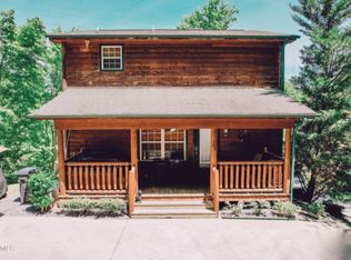2604 Stonebrook Dr, Pigeon Forge, TN 37863