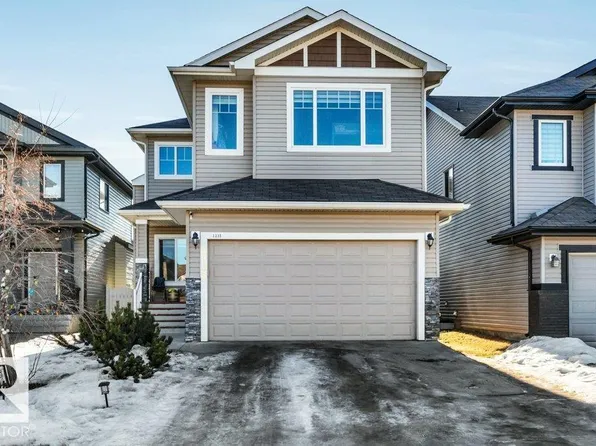 3235 16th Ave NW, Edmonton, AB T6T 0T8