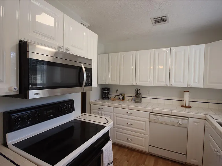 30208 E Geneva Dr — Photo 13