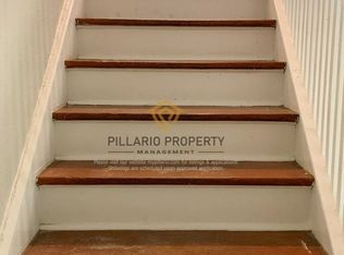 32 Woodland Dr, Indianapolis, IN 46201