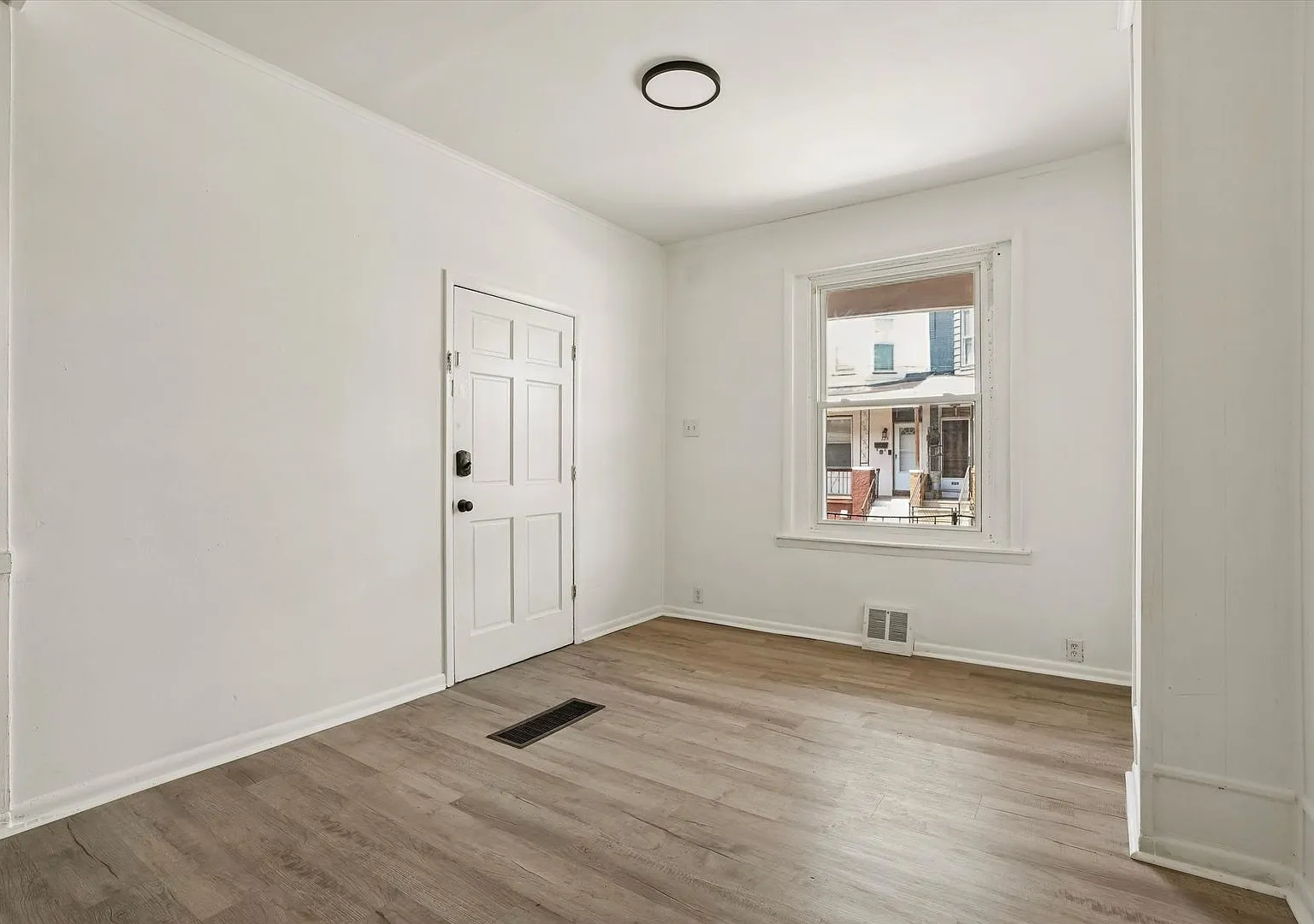 227 N Simpson St — Photo 1