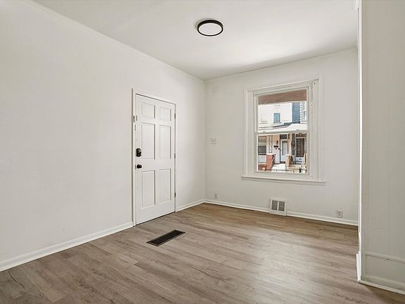 4th image of 227 N Simpson St #1