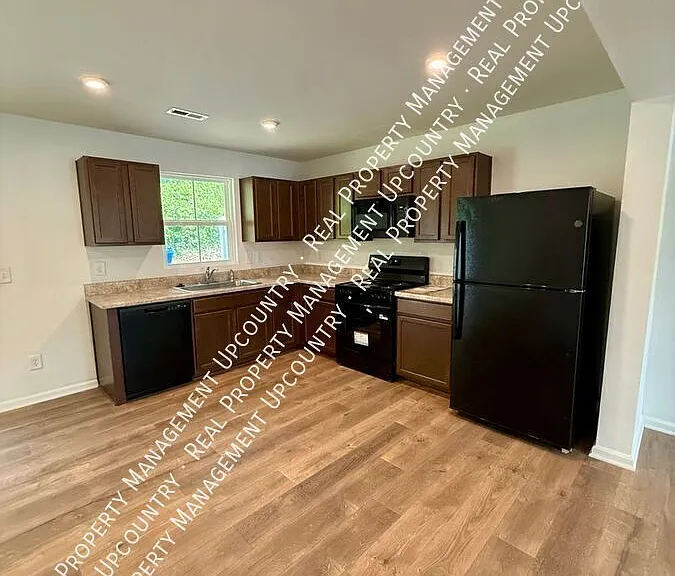 120 Fernside Ct — Photo 5
