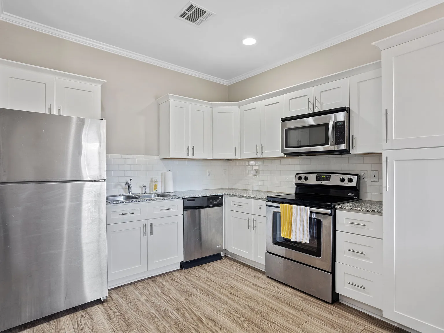 2 bed, $1,350 — Photo 3