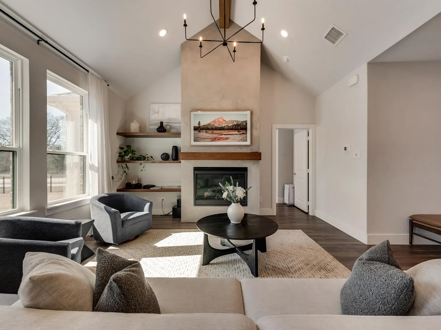 506 Torrey Pines Cir — Photo 3
