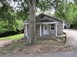 117 Hall St, Royston, GA 30662