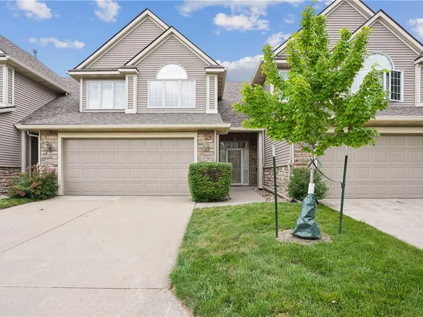 12726 Diamond Ridge Ct, Clive, IA 50325