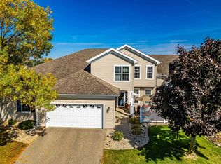 3327 N Stone Creek Cir, Madison, WI 53719