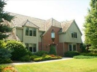 20690 Bradford Ct, Brookfield, WI 53045