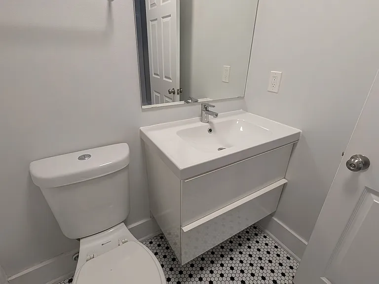 311 E 13th St #5 — Photo 6