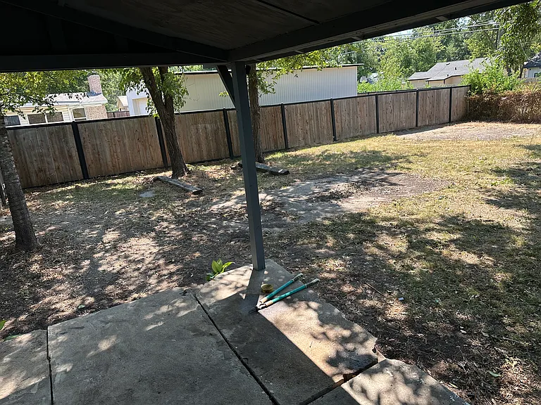 404 E Oak St — Photo 38