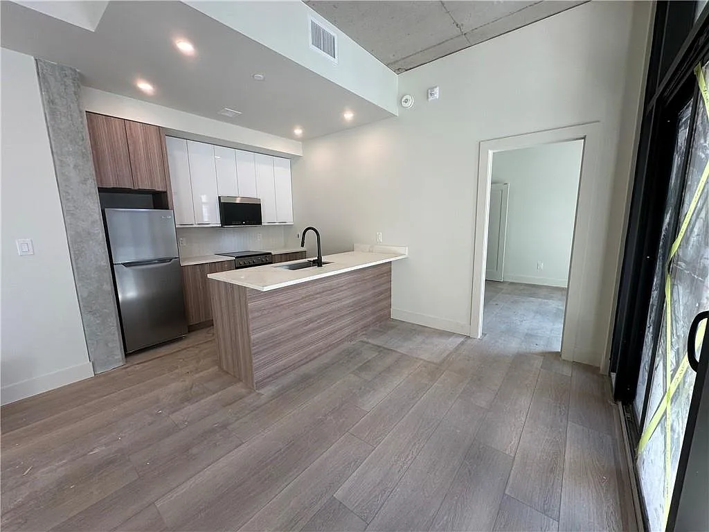 2 bed, 2.0 bath, 961 sqft, $3,025 — Photo 3