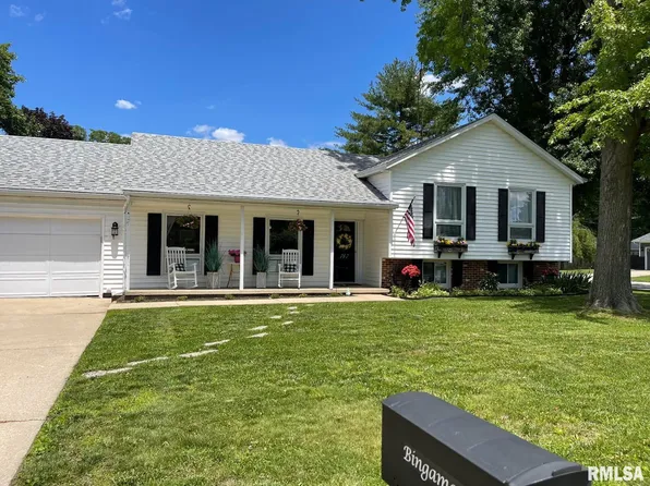 747 Evergreen Dr, Chatham, IL 62629