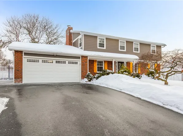 49 Lookout View Rd, Fairport, NY 14450