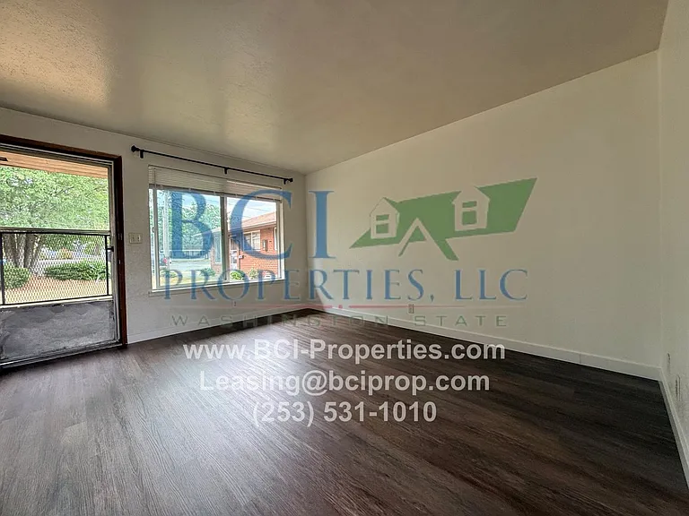 10902 Freiday St SW — Photo 7