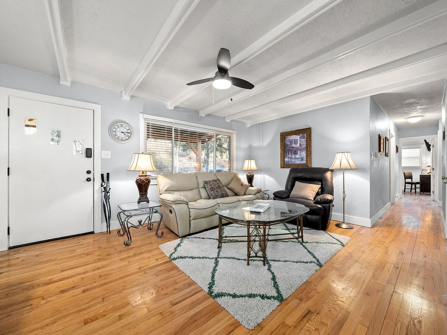 3 bed, 1.5 bath, 1002 sqft, $3,695 — Photo 4