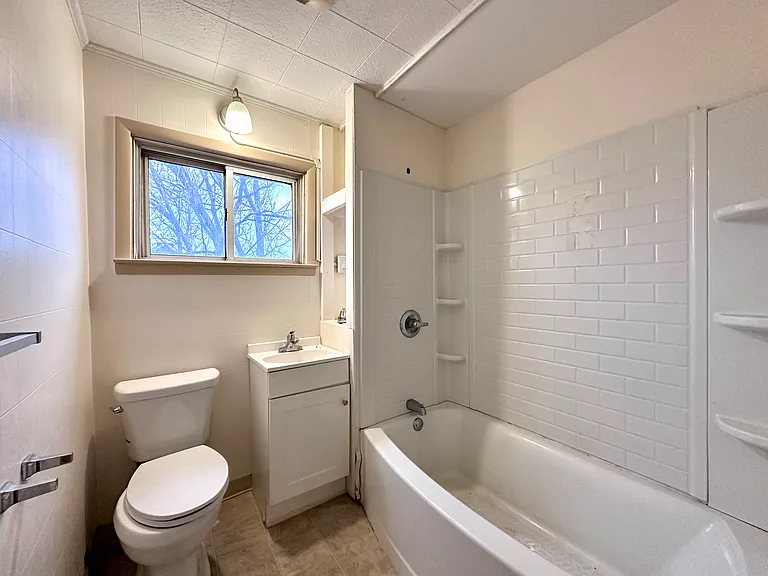 115 E Home St — Photo 17