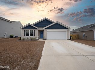 523 Birdsong Dr, Holly Ridge, NC 28445