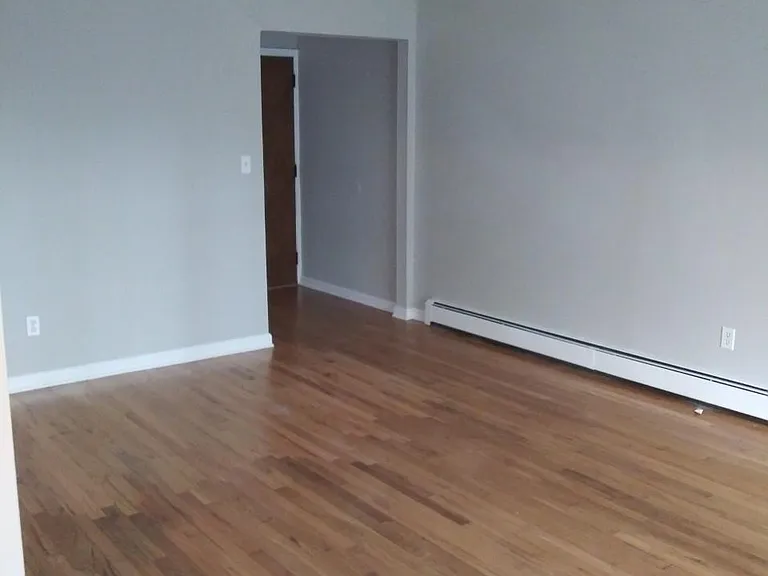 130 Morris Ave #10 — Photo 9