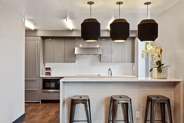 Rented by Greystar | media 13