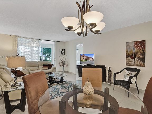 5th image of 9480 Sunrise Lakes Blvd APT 210