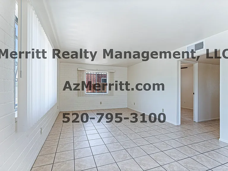 1598 N Fremont Ave #2 — Photo 4
